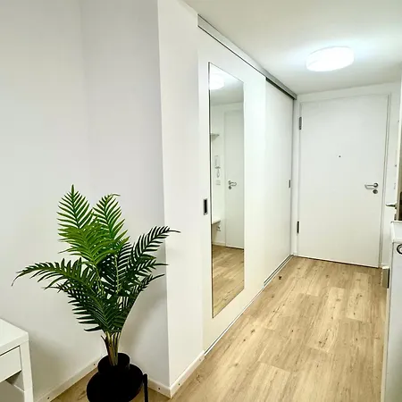 Modernes Nahe Des Stadtzentrums Daire *